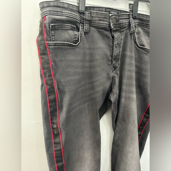 Jeans - Picture 2 of 4